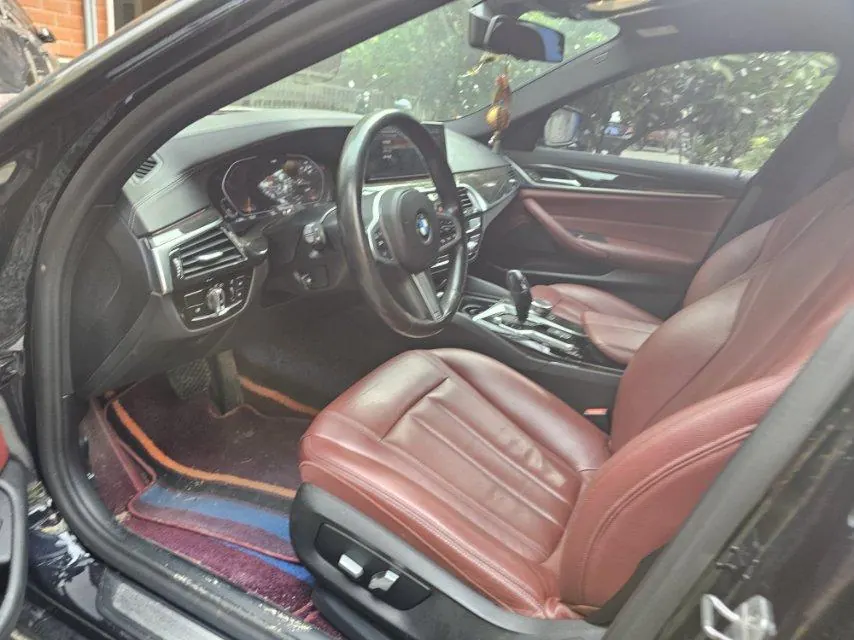 BMW 5 Series 2020 530Li 2.0T Leading M Sports Suit Automatic Gear 3