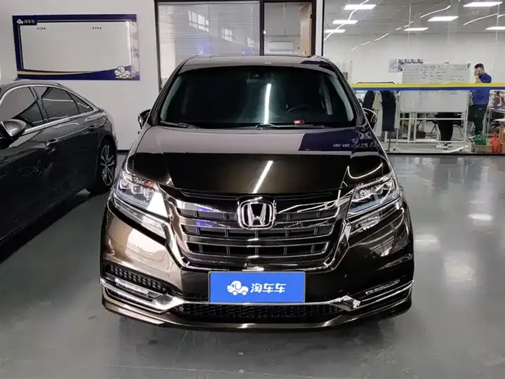 Elyson 2019 2.0L Hybrid Deluxe Edition 2