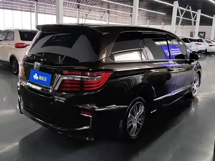 Elyson 2019 2.0L Hybrid Deluxe Edition 3