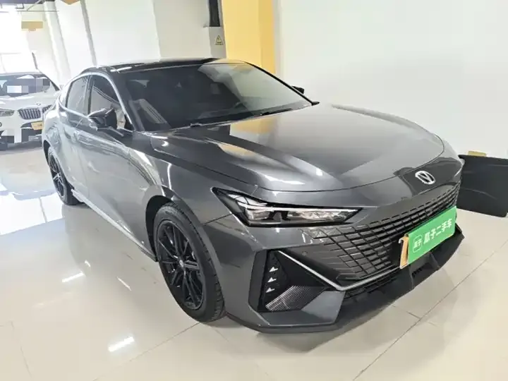 ChangAn UNI-V 2022 1.5T Honorable Model 4