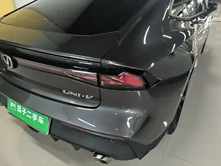 ChangAn UNI-V 2022 1.5T Honorable Model 8