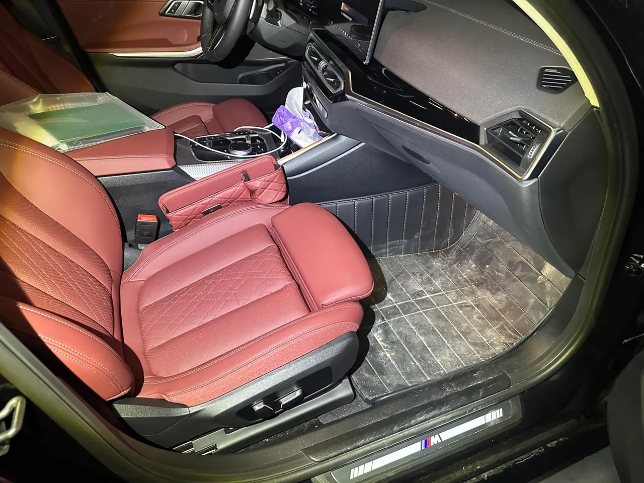 BMW 3 Series 2024 325Li 2.0T M Sports Obsidian Night Suit Automatic Gear 4