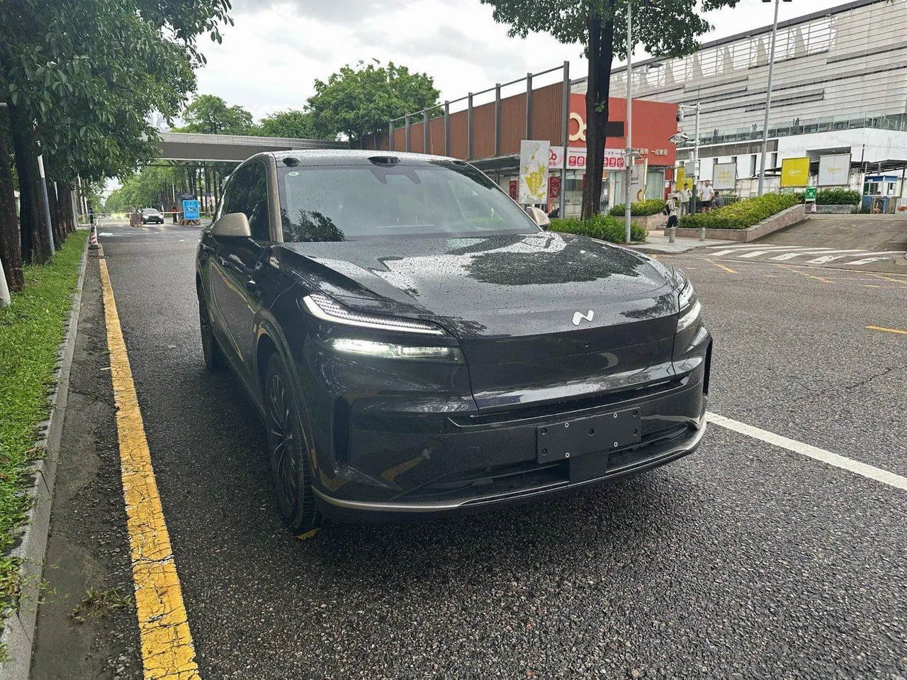ONVO 2026 L90 Ultra six-seat automatic gear 3