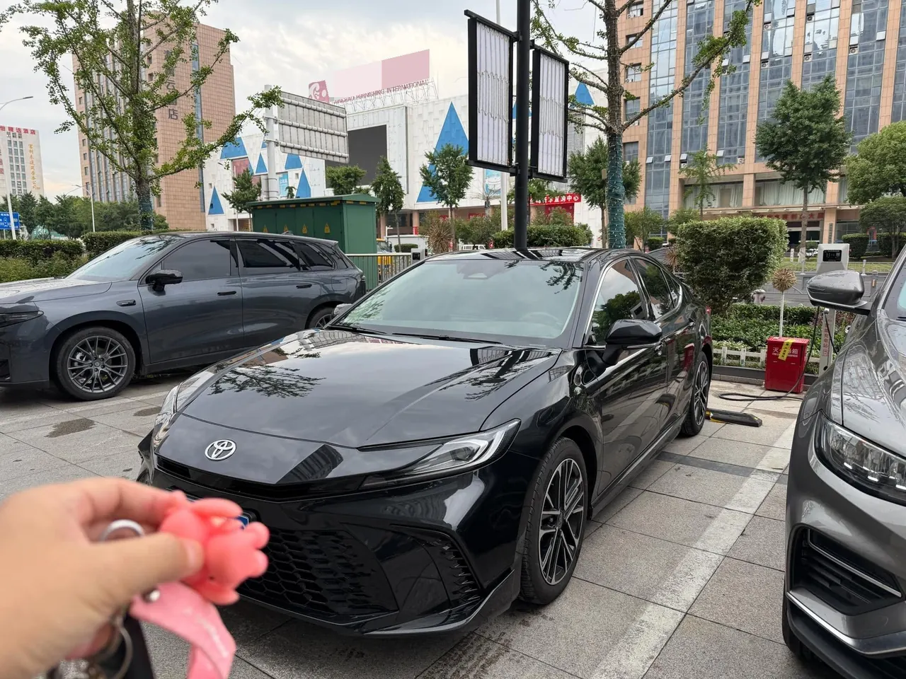 Toyota 2026 Camry Double Engine 2.0HSE Stepless Sports Lite Edition Automatic Gear - View 1