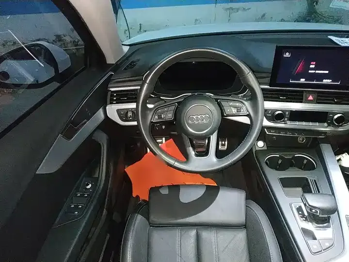 Audi A4L 2020 model 40 TFSI Luxury Dynamic Edition 7
