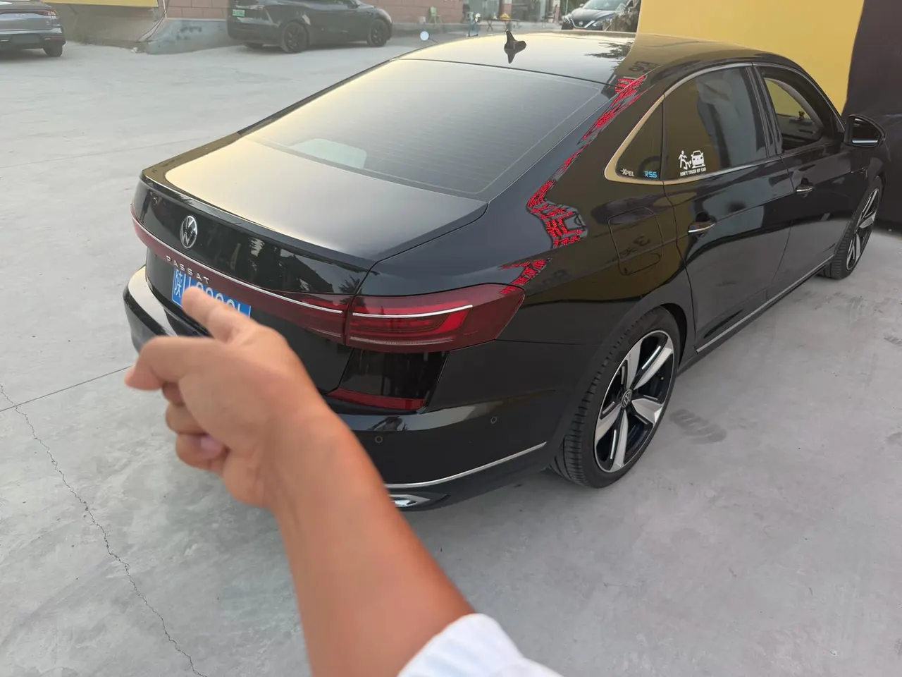 Volkswagen 2022 Passat 2.0TSI 330TSI Deluxe Edition Automatic 5