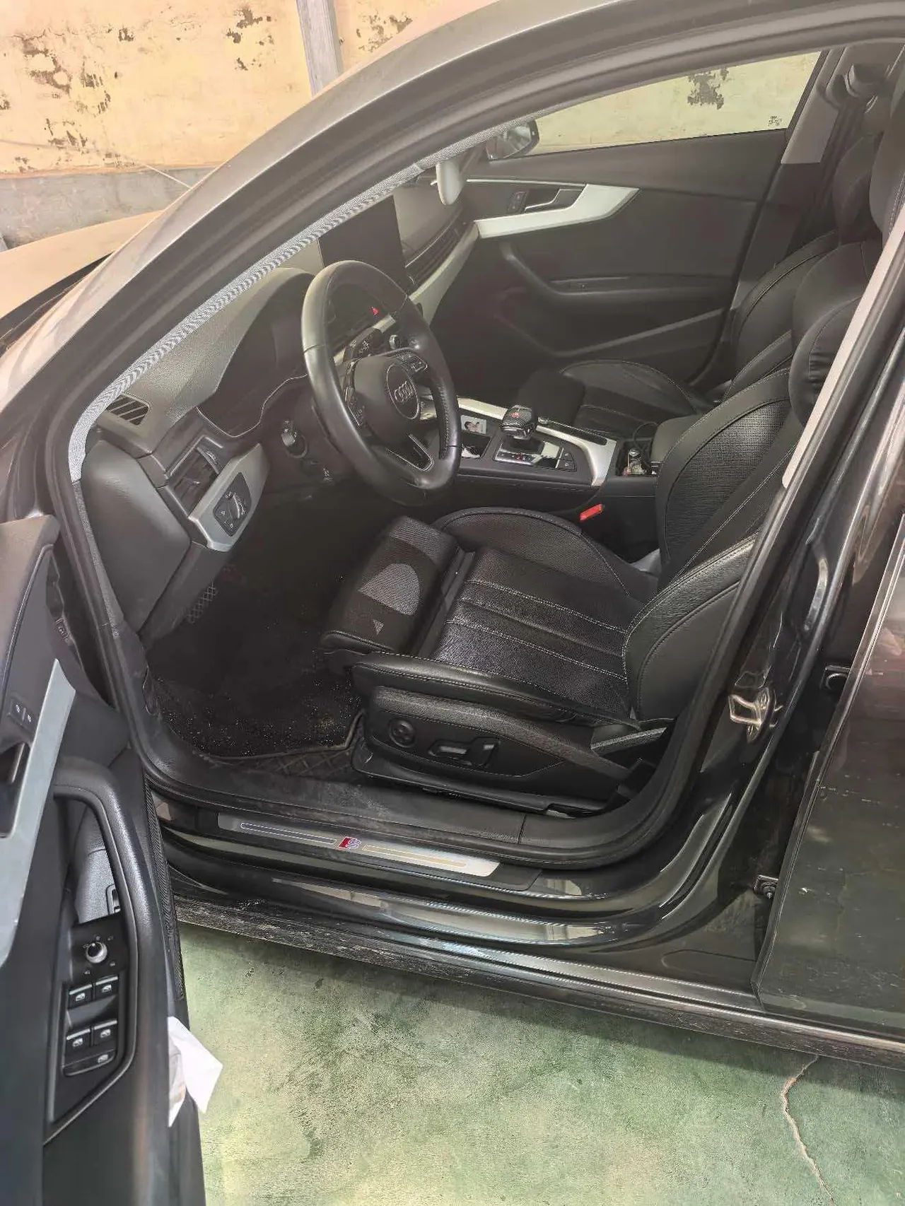 Audi 2020 A4L 2.0TFSI 40TFSI Fashion Dynamic Automatic 2
