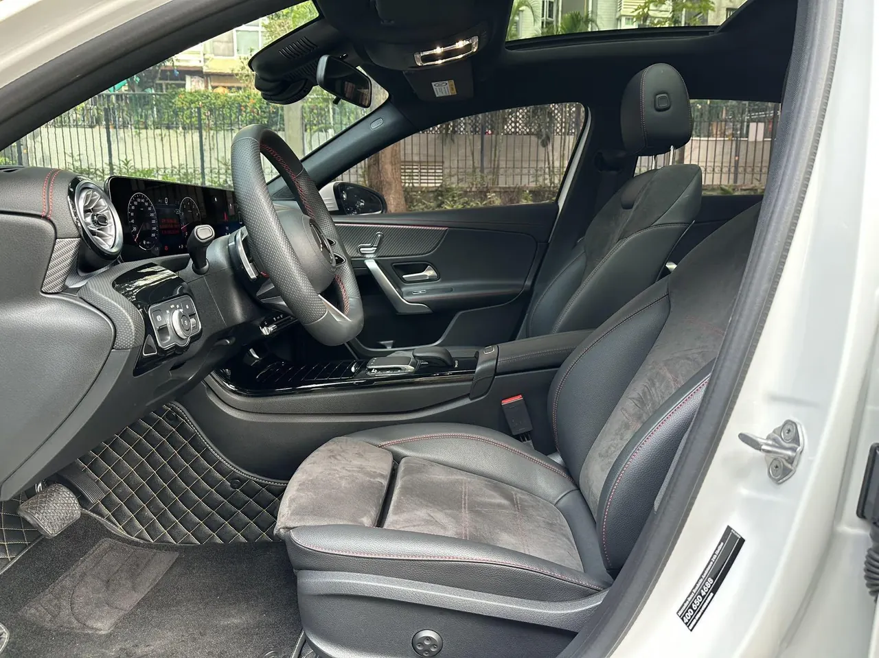 Mercedes Benz Class A 2023 A 200 L 1.3T Fashion Automatic Gear 3