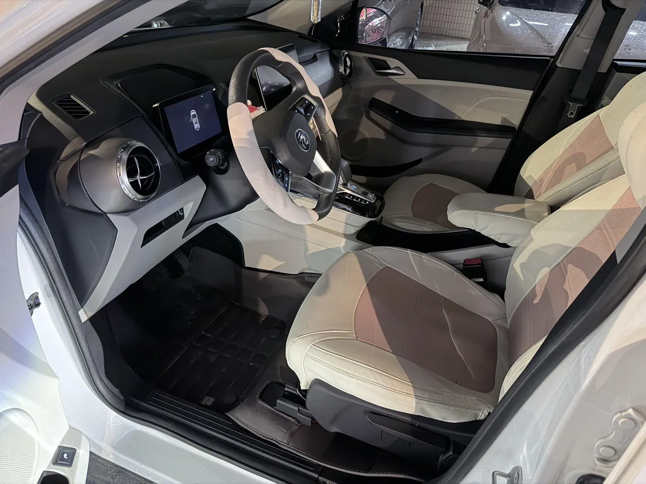 BYD yuan Pro 2023 yuan Pro 401KM luxury automatic gear 3
