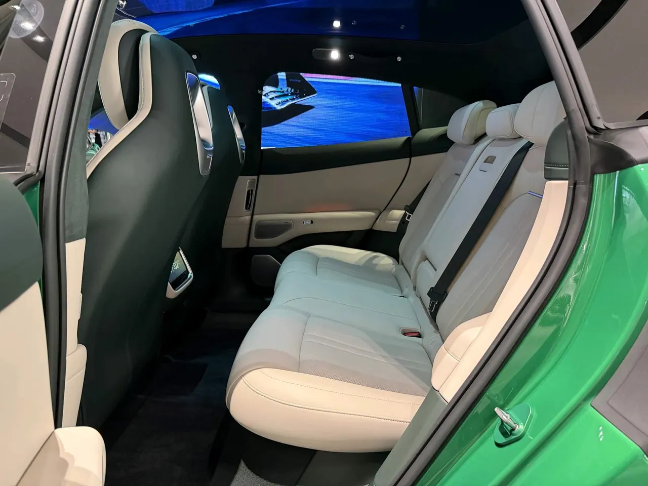 MI 2025 YU7 Long Endurance High Performance Four-wheel Drive Max Edition Automatic Gear 11