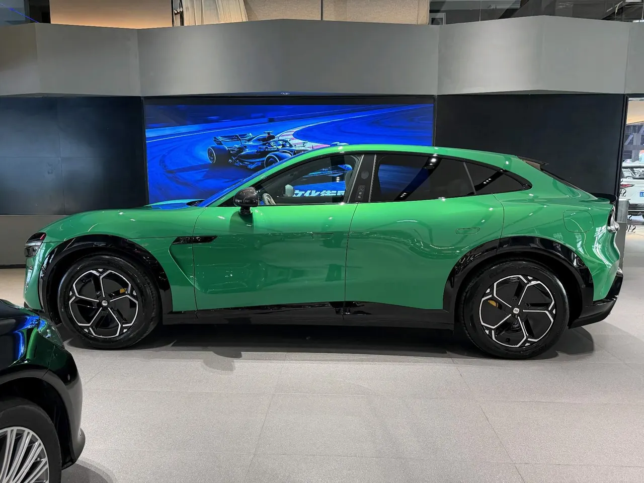 MI 2025 YU7 Long Endurance High Performance Four-wheel Drive Max Edition Automatic Gear 2