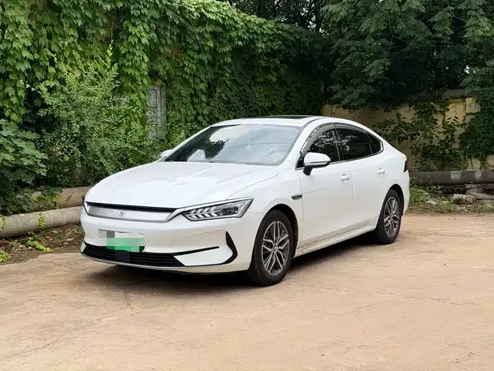 Qin PLUS 2021 EV 500KM Luxury Model - View 1