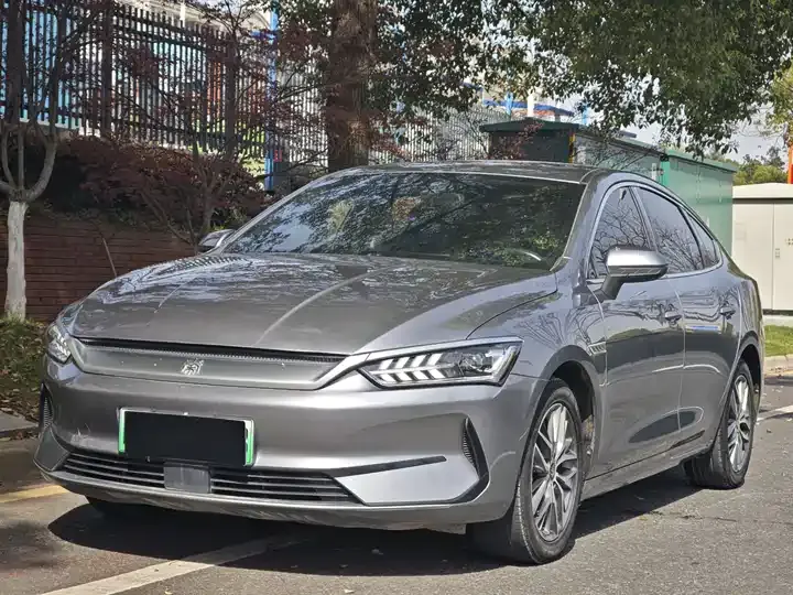 Qin PLUS 2021 EV 500KM Luxury Model - View 1