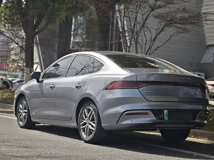 Qin PLUS 2021 EV 500KM Luxury Model 4
