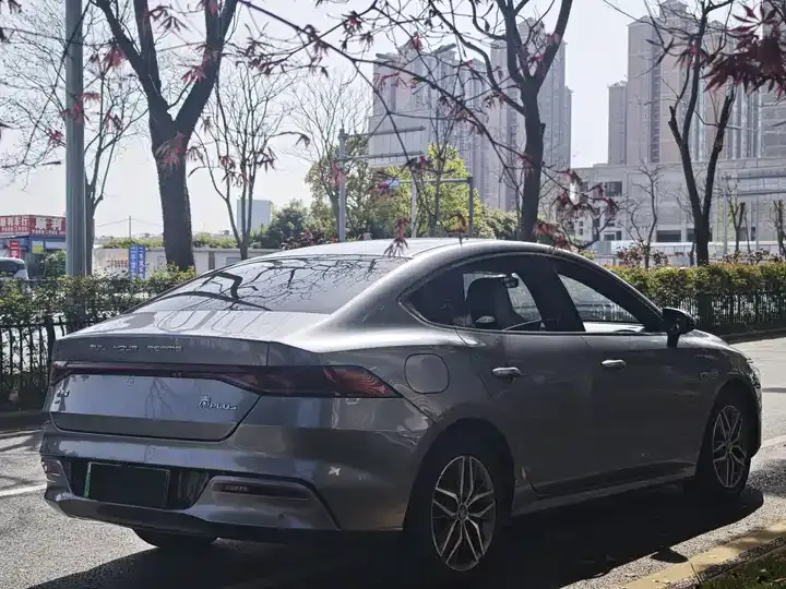 Qin PLUS 2021 EV 500KM Luxury Model 6