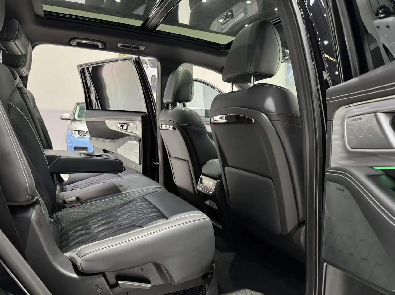 Chuanqi 2022 GS8 Hybrid 2.0TM Stepless Four-wheel Drive Premium Edition Seven-seat Automatic Gear 9