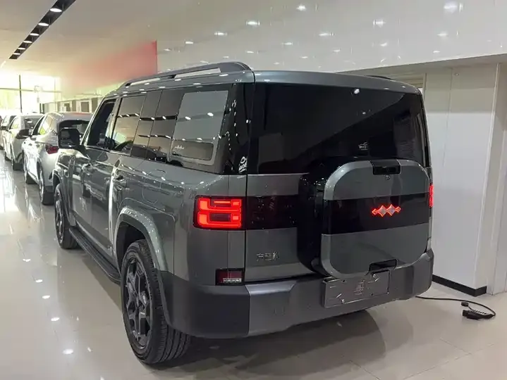 Titanium 7 2025 190KM 4WD Ultra Edition 7