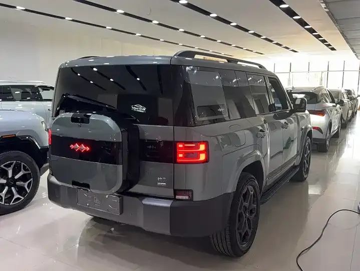 Titanium 7 2025 190KM 4WD Ultra Edition 8