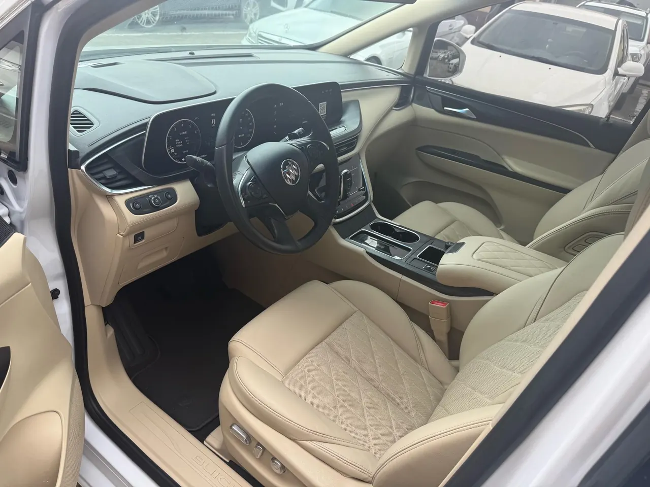 Buick 2022 GL8 ES Lu Zun 48V 2.0T 653T Luxury Automatic Gear 3