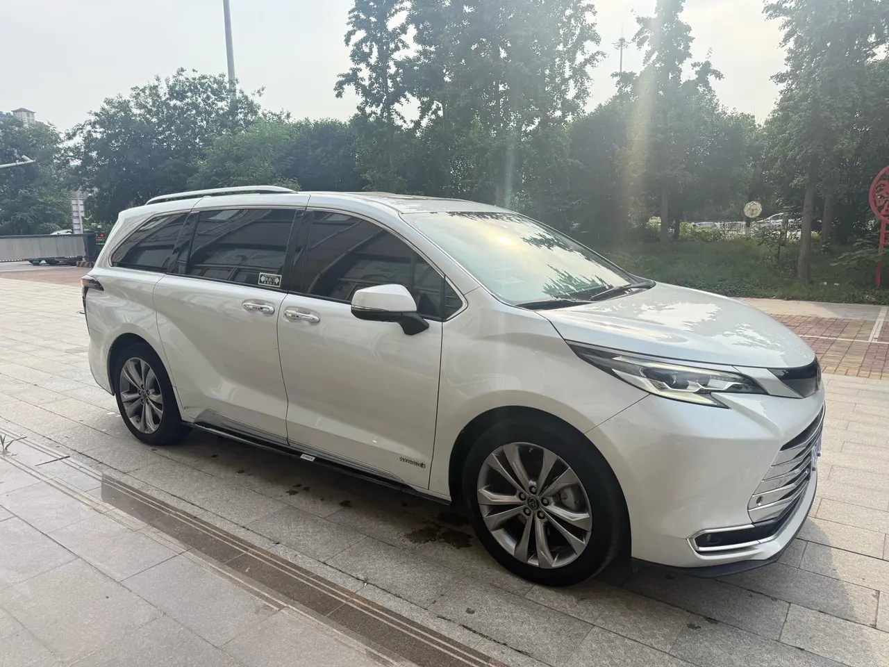 Toyota 2023 Sana 2.5 Stepless Platinum Edition Automatic Transmission 8
