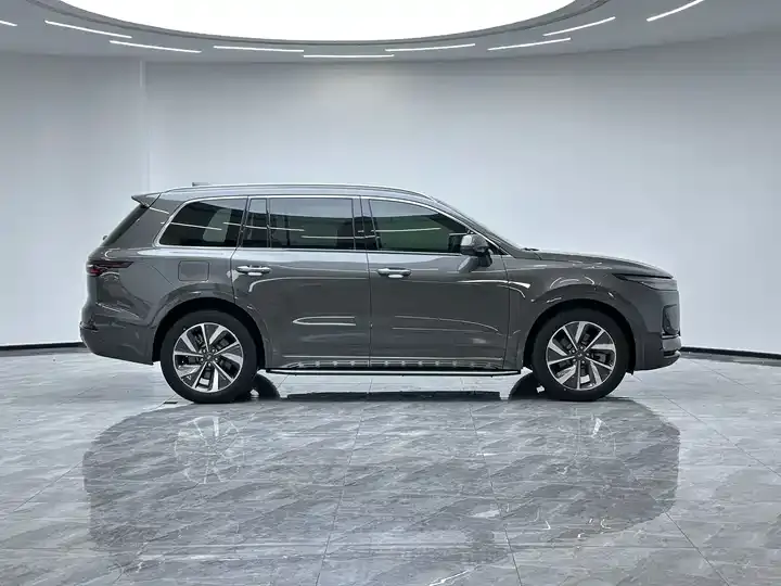 Li ONE 2021 extended 6-seat version 8