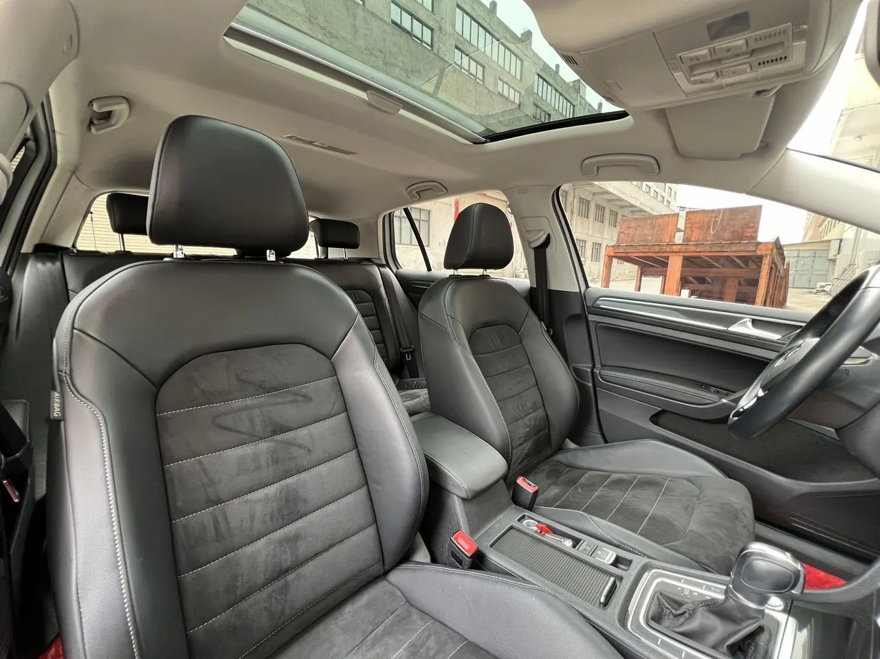 Volkswagen 2020 Golf 7 1.4TSI 280TSI Beloved Edition Deluxe Automatic 8