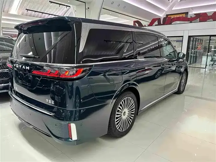 Voyah Dreamer 2025 PHEV Four-wheel Drive Distinguished Kunpeng Edition 8