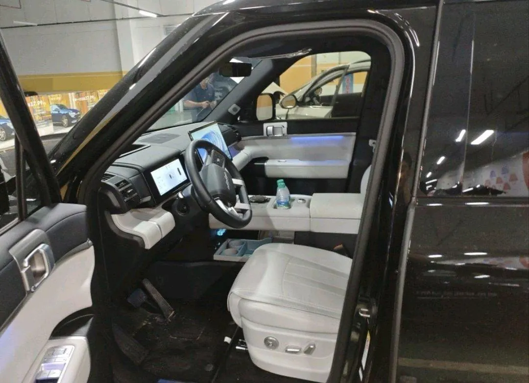 FangChengBao 2025 titanium 7 1.5T stepless 190KM four-wheel drive Ultra version of automatic gear 3