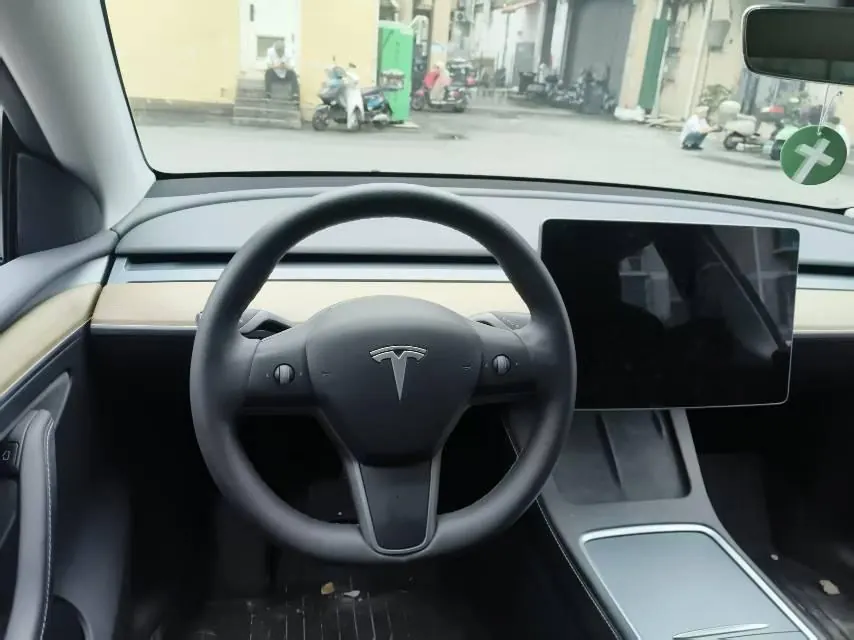 Tesla 2021 Model Y Standard Endurance Rear Drive Automatic Gear 5