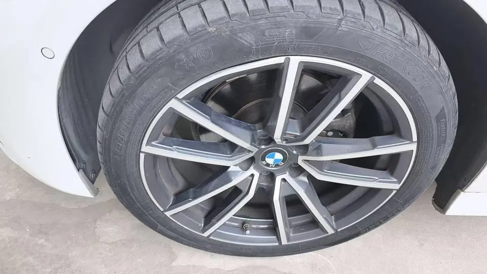 BMW 3 Series 2020 325Li 2.0T First Edition (Revised) Automatic Gear 2