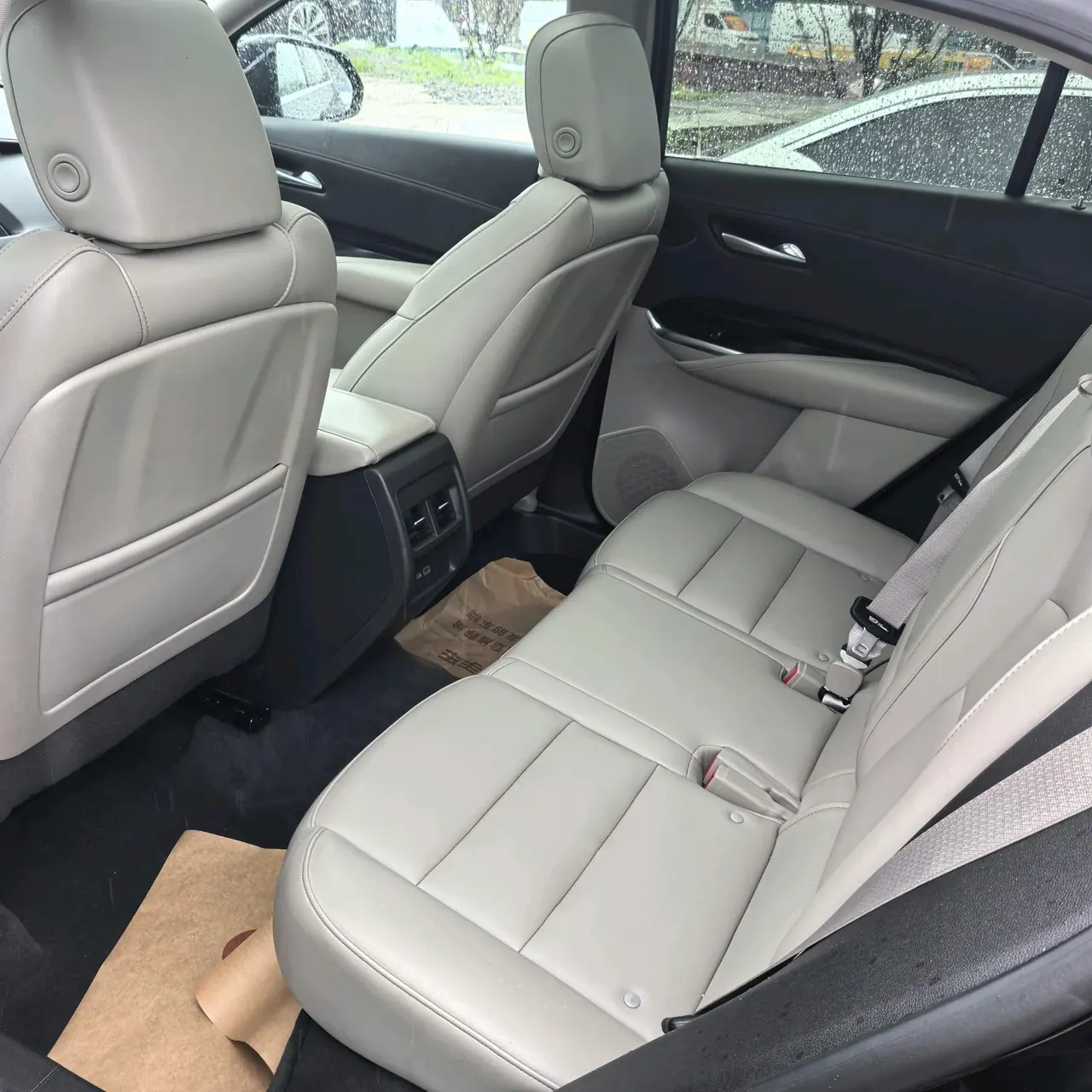 Cadillac 2022 XT4 48V 2.0T 28T Two-Drive Luxury Automatic Gear 4
