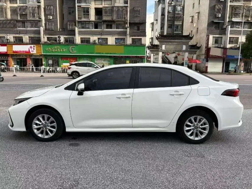 Toyota 2023 corolla 1.2T stepless elite version of automatic gear 4