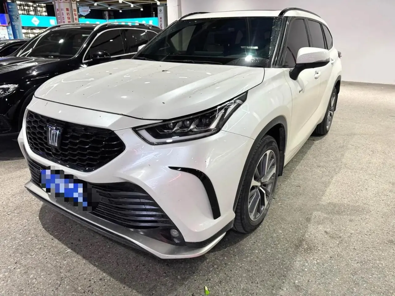 Toyota 2024 Crown Land Release HEV 2.5 Stepless Four-wheel Drive Premium Edition Automatic Gear - View 1