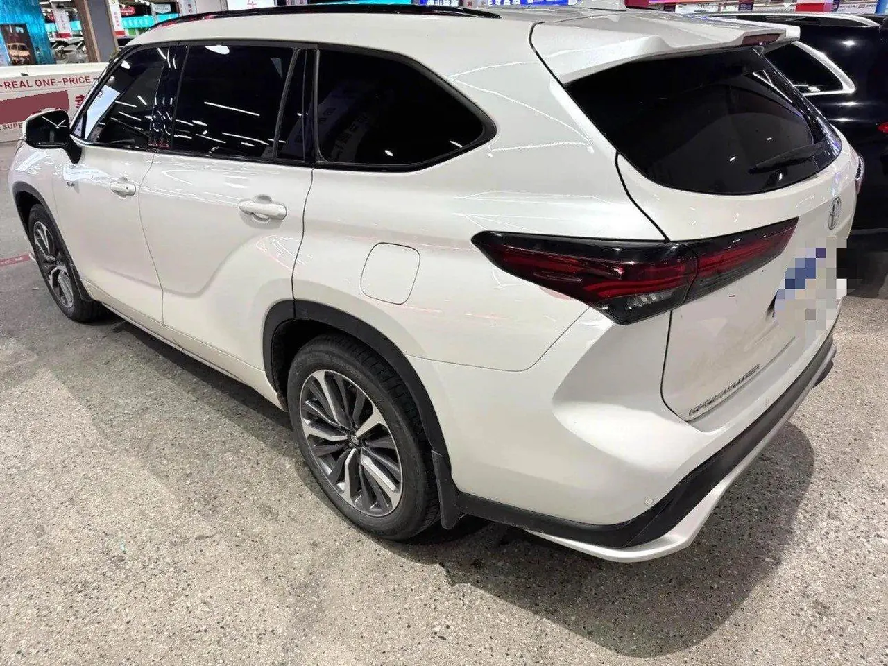 Toyota 2024 Crown Land Release HEV 2.5 Stepless Four-wheel Drive Premium Edition Automatic Gear 3