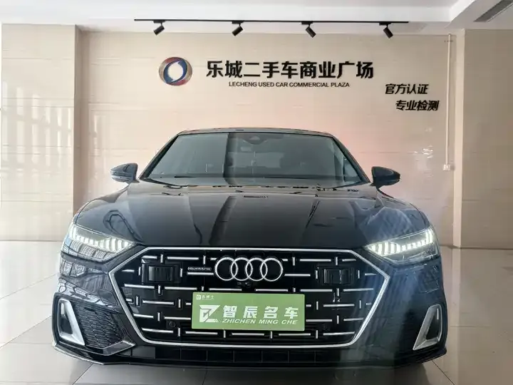 Audi A7L 2024 45 TFSI Luxury Model 2