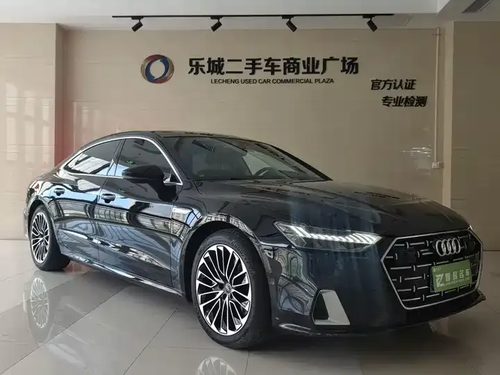 Audi A7L 2024 45 TFSI Luxury Model 3