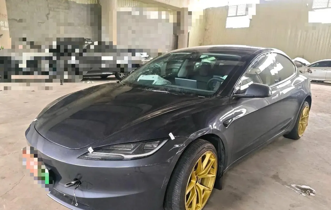 Tesla 2025 Model 3 Rear-Wheel-Drive Edition (facelift) Automatic Transmission - View 1