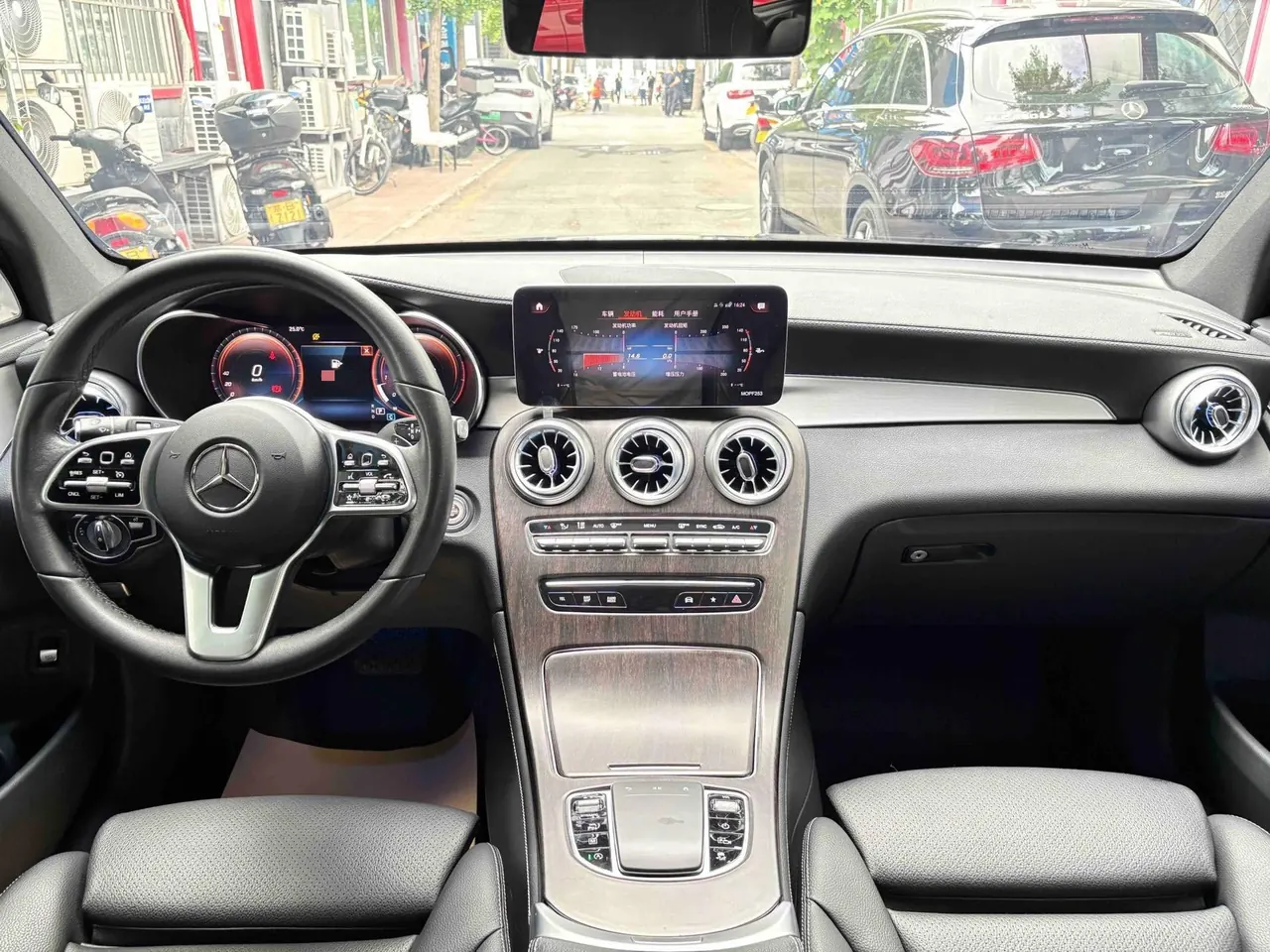 Mercedes Benz 2020 GLC 260 L 4MATIC 2.0T Dynamic (Modified) Automatic Gear 3