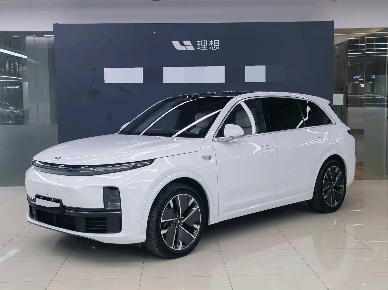 Li 2024 L7 Ultra Automatic - View 1