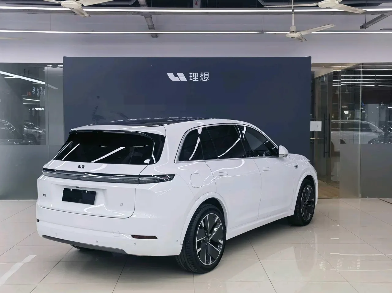 Li 2024 L7 Ultra Automatic 3