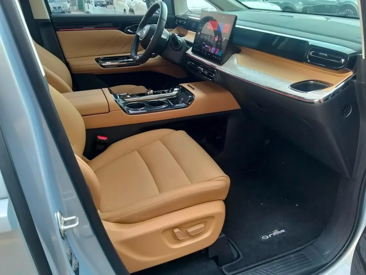 GAC Trumpchi 2024 E8 2.0 150km MAX Automatic Transmission 4