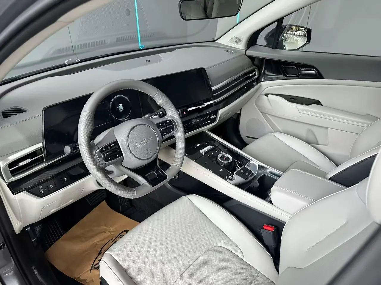 Kia 2023 Lion Platinum Extension 1.5T Two-Drive Premium Edition Automatic Gear 2