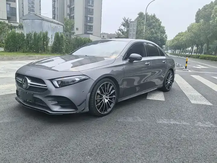 Открыть галерею: Mercedes Benz Class A AMG 2019 AMG A 35 L 4MATIC