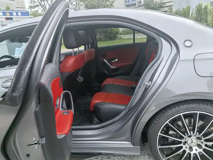 Mercedes Benz Class A AMG 2019 AMG A 35 L 4MATIC 11