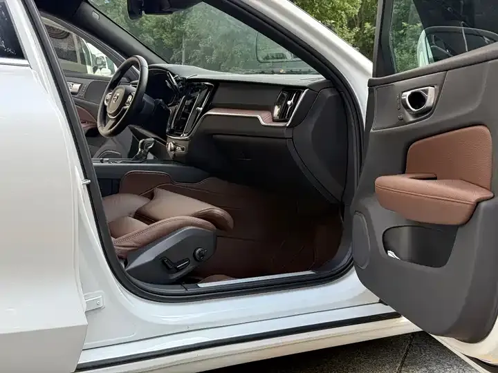 Volvo S60 2021 T4 Zhiyuan Deluxe Edition 8