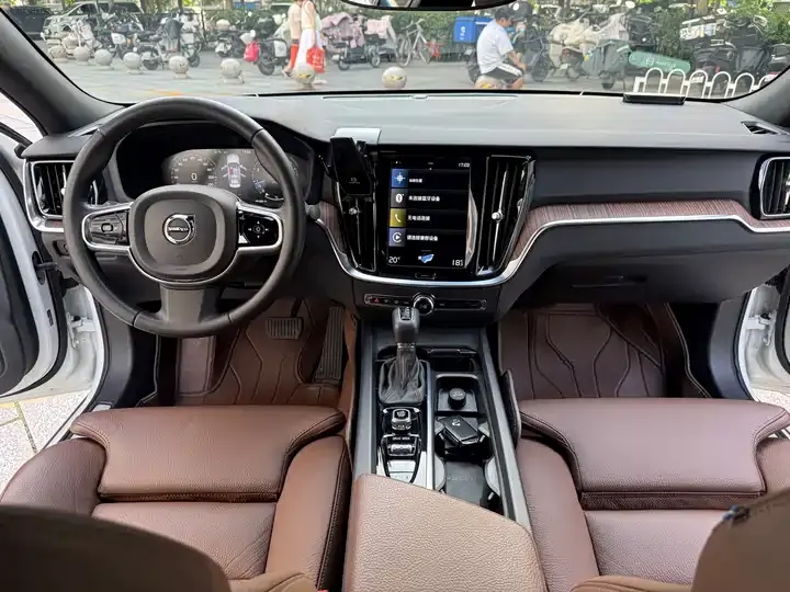 Volvo S60 2021 T4 Zhiyuan Deluxe Edition 9