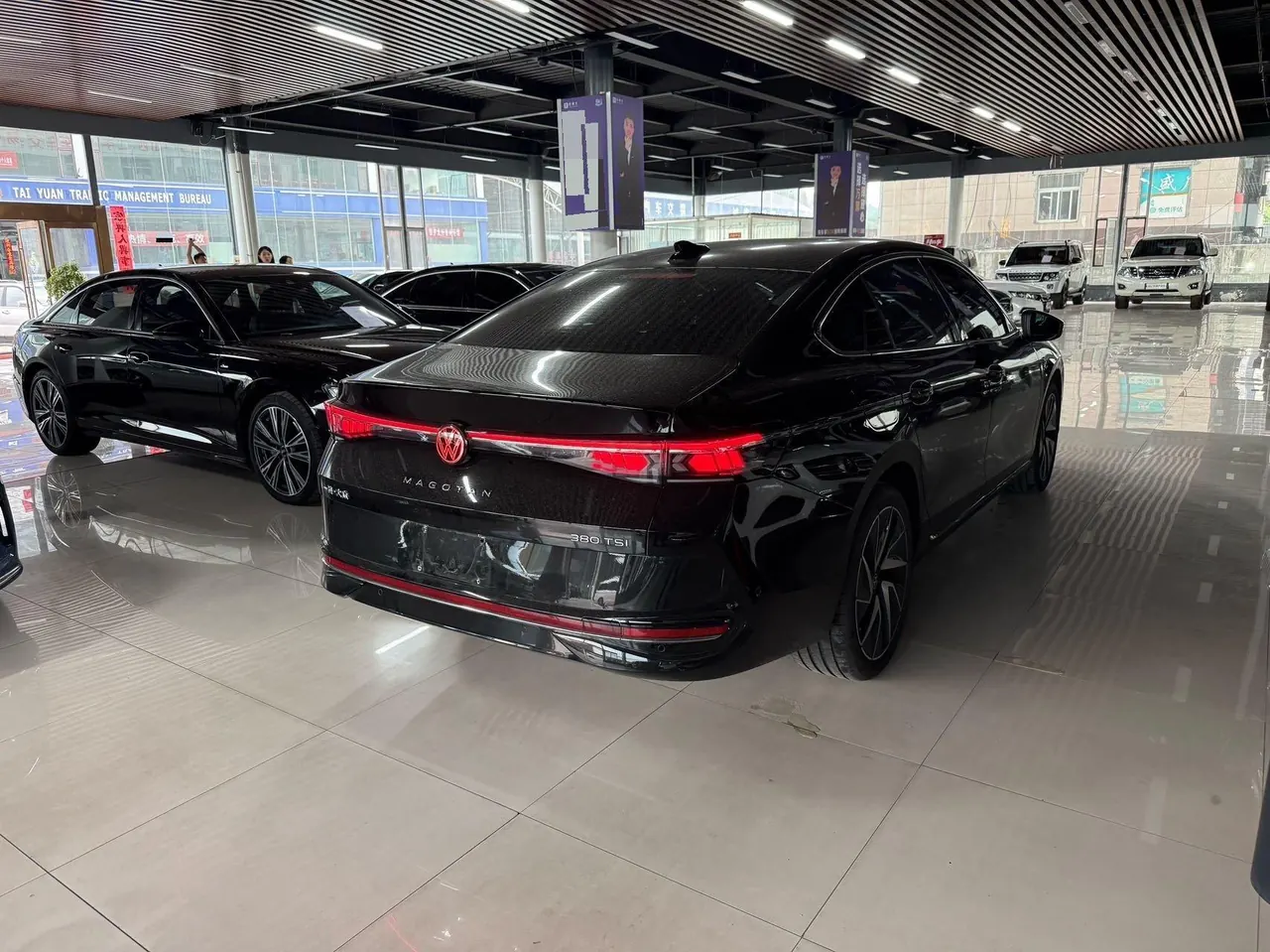 Volkswagen 2024 Magotan 2.0TSI 380TSI Premium Edition Da Mai Bag Automatic Gear 3