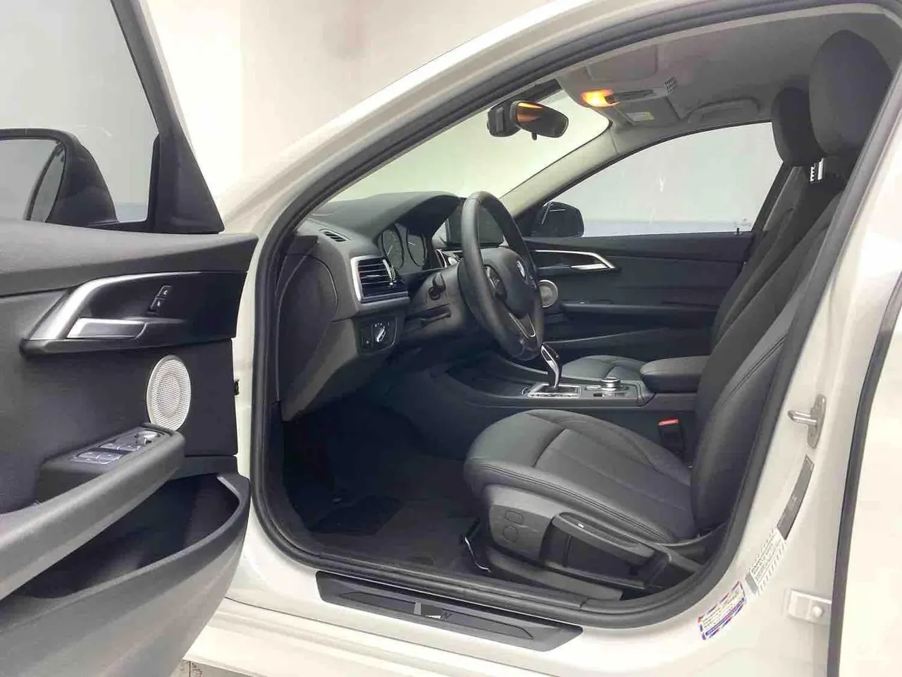 BMW 1 Series 2020 120i 1.5T M Sports Suit Automatic Gear 4