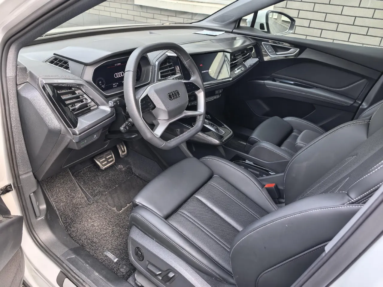 Audi 2024 Q4 e-tron 40 Creation Edition Automatic Gear 3