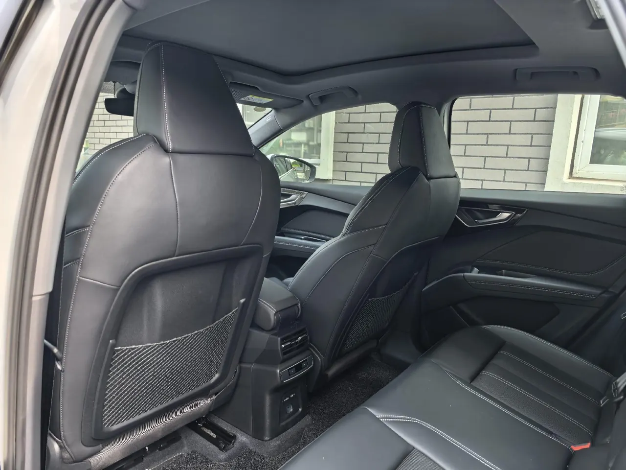 Audi 2024 Q4 e-tron 40 Creation Edition Automatic Gear 5
